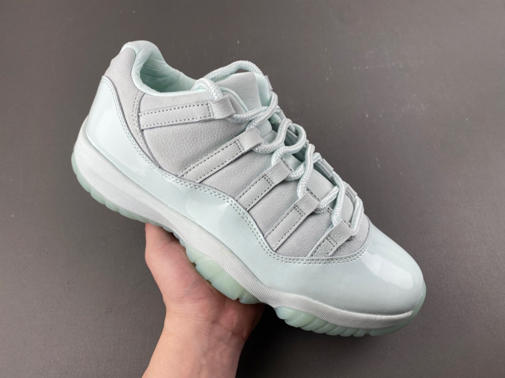Air Jordan 11 Low IW1882-300