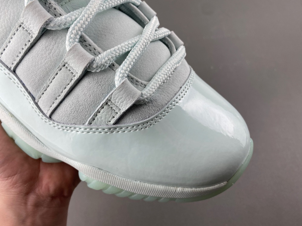 Air Jordan 11 Low IW1882-300