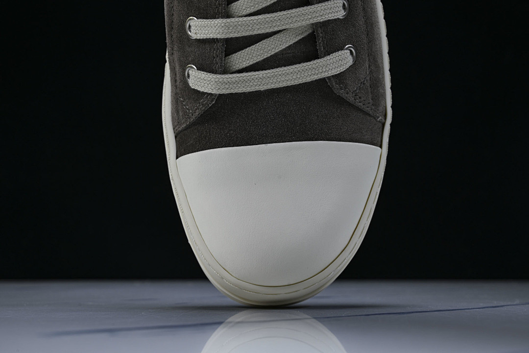 RO Sneakers