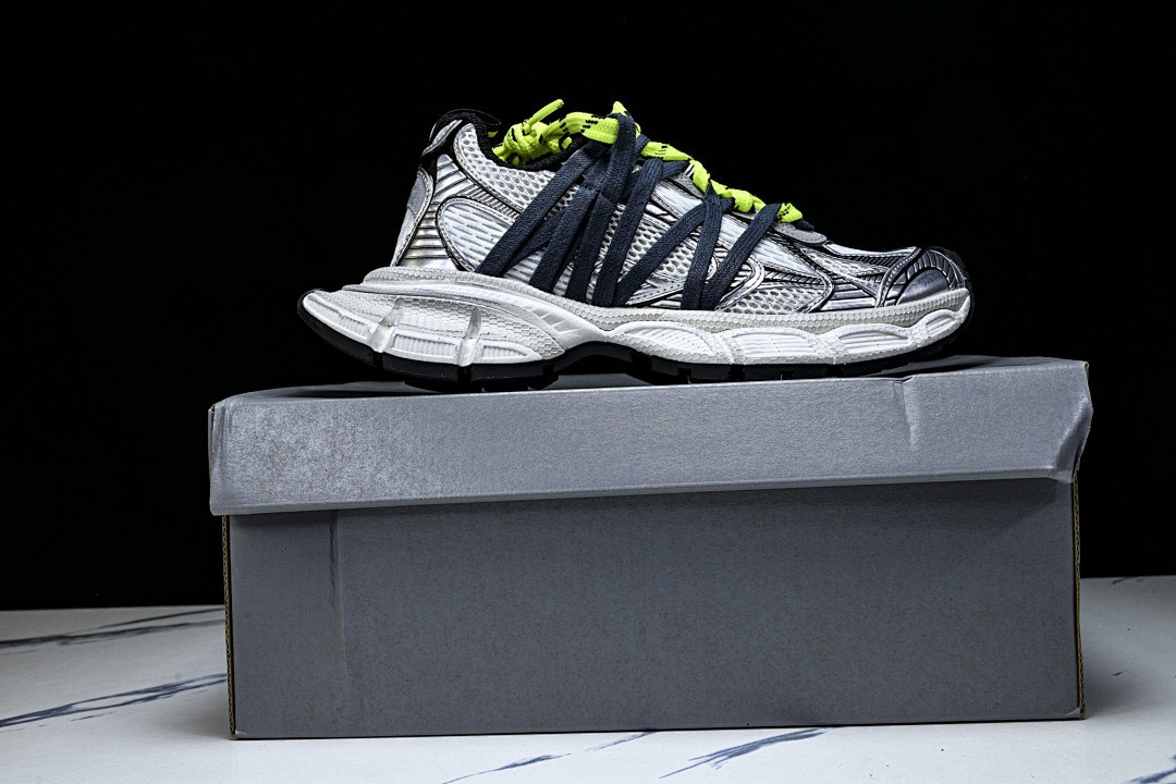 Ba1en*iaga Sneaker 3XL