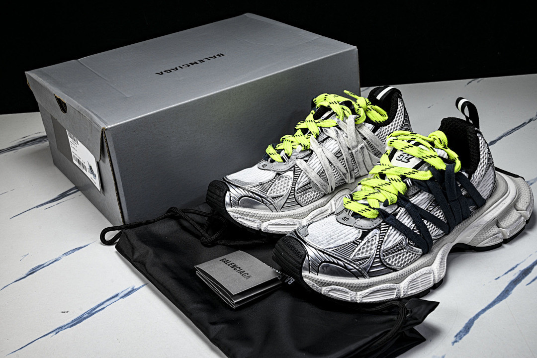 Ba1en*iaga Sneaker 3XL
