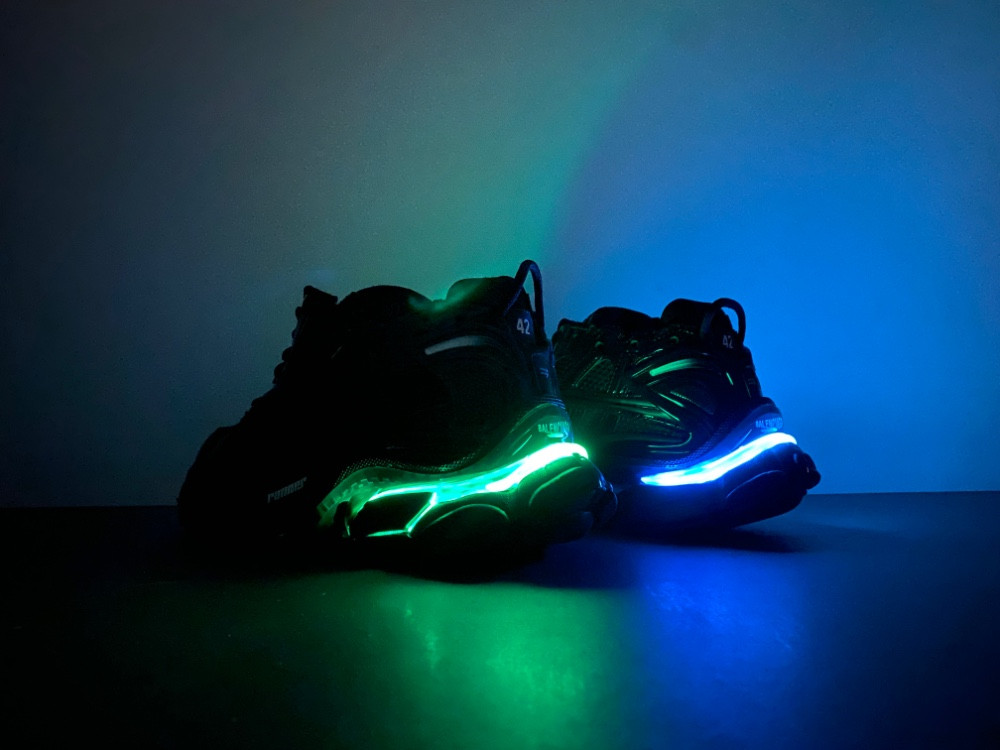 Ba1en*iaga Runner LED WRNLD-1000