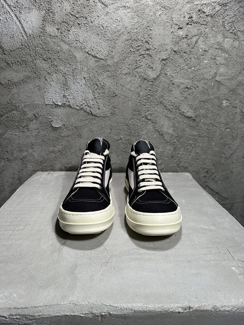 RO Sneakers