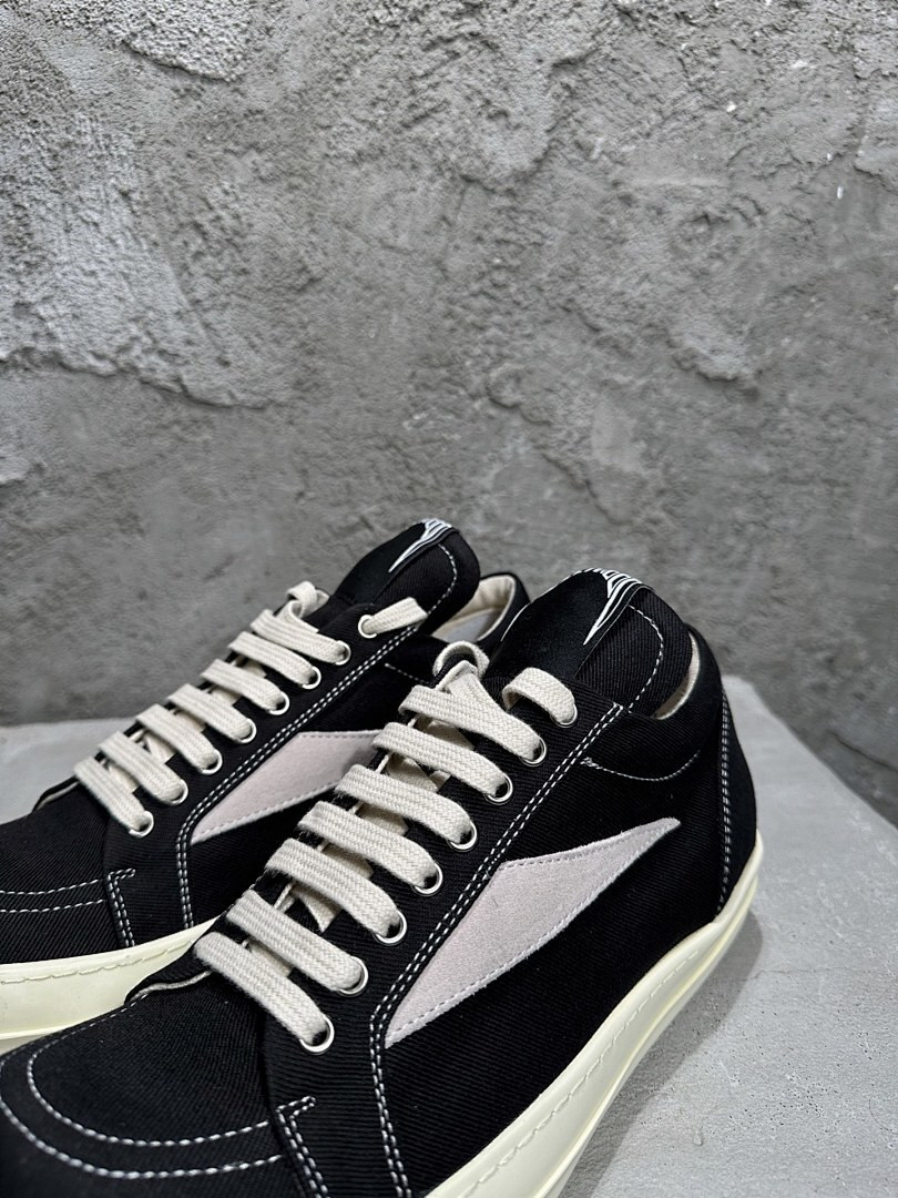 RO Sneakers