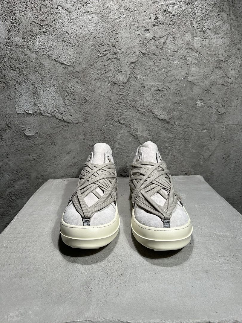 RO Sneakers