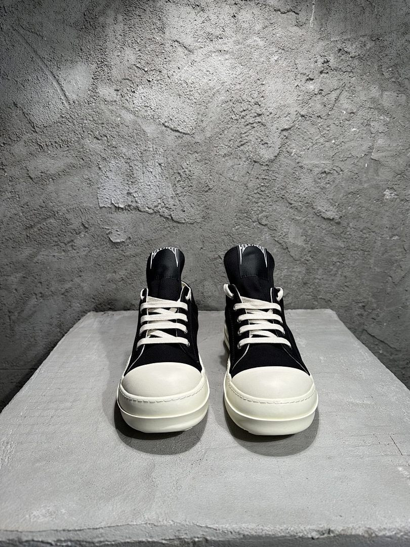 RO Sneakers
