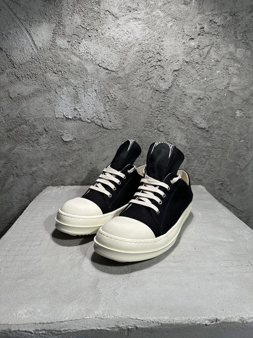RO Sneakers