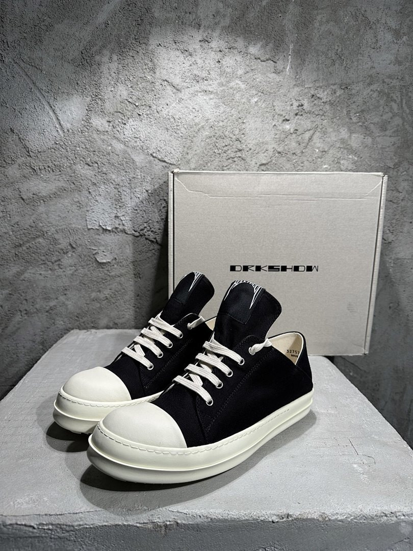 RO Sneakers
