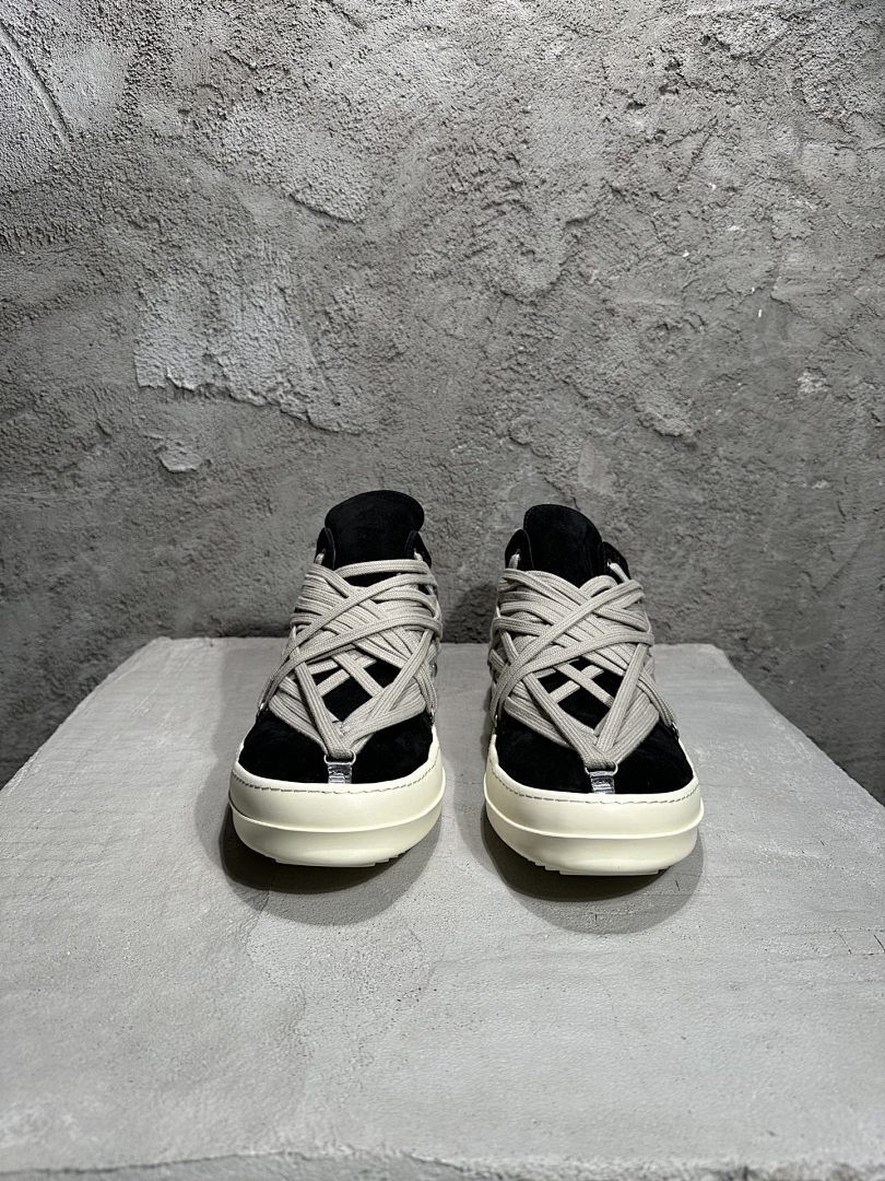 RO Sneakers