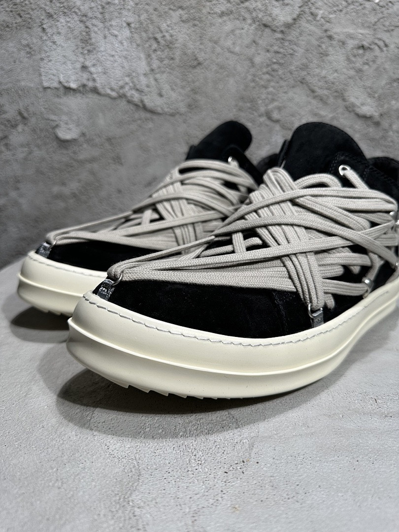 RO Sneakers