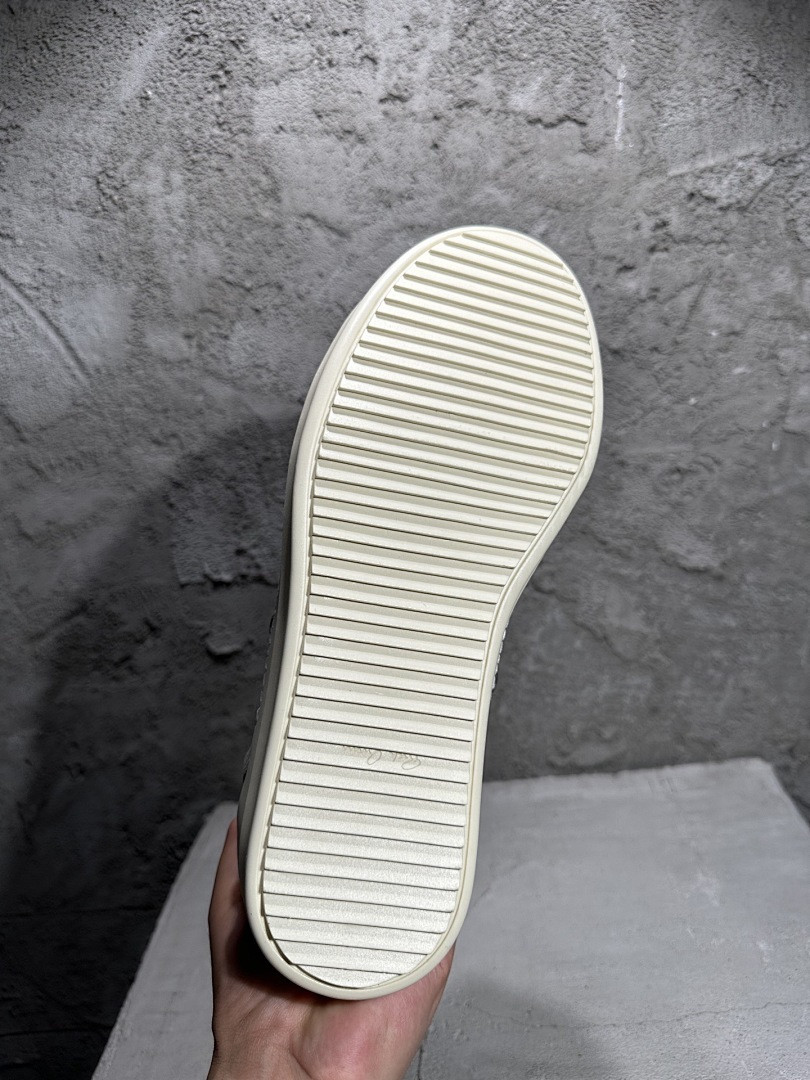 RO Sneakers