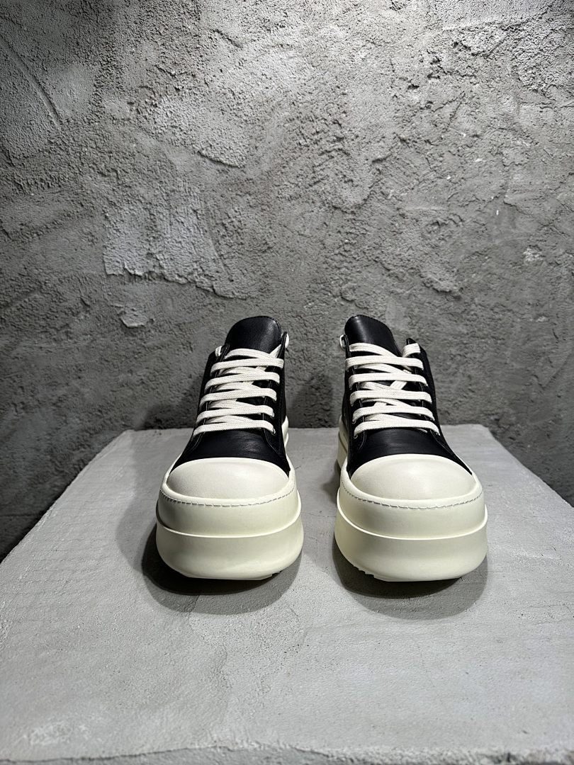 RO Sneakers