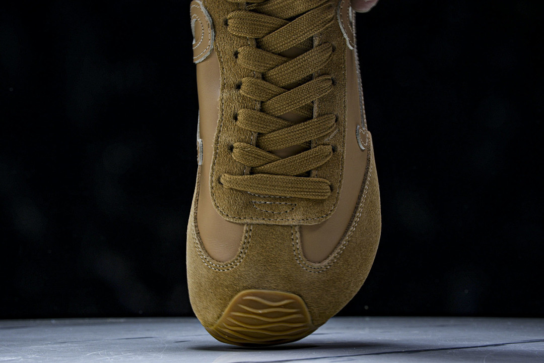 L0ew* SNEAKER