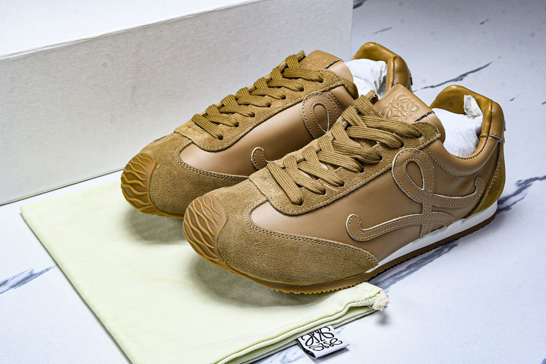 L0ew* SNEAKER