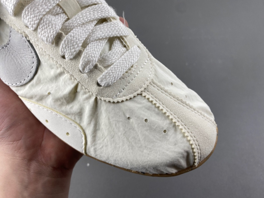 Jacquemus x Nike Jacumoon Shoe HV8547-002