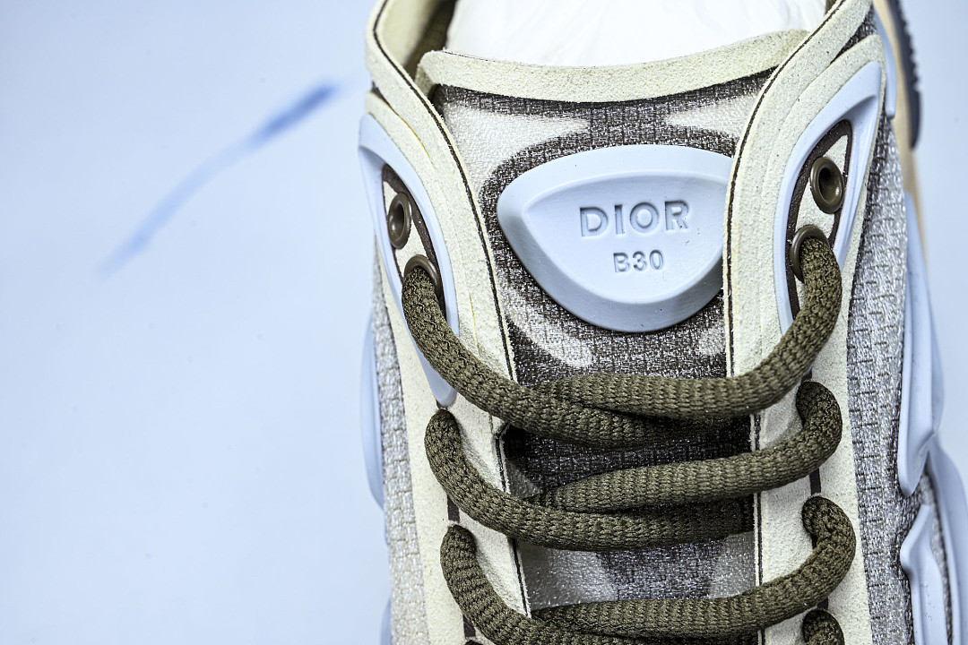 DR B30 Sneaker