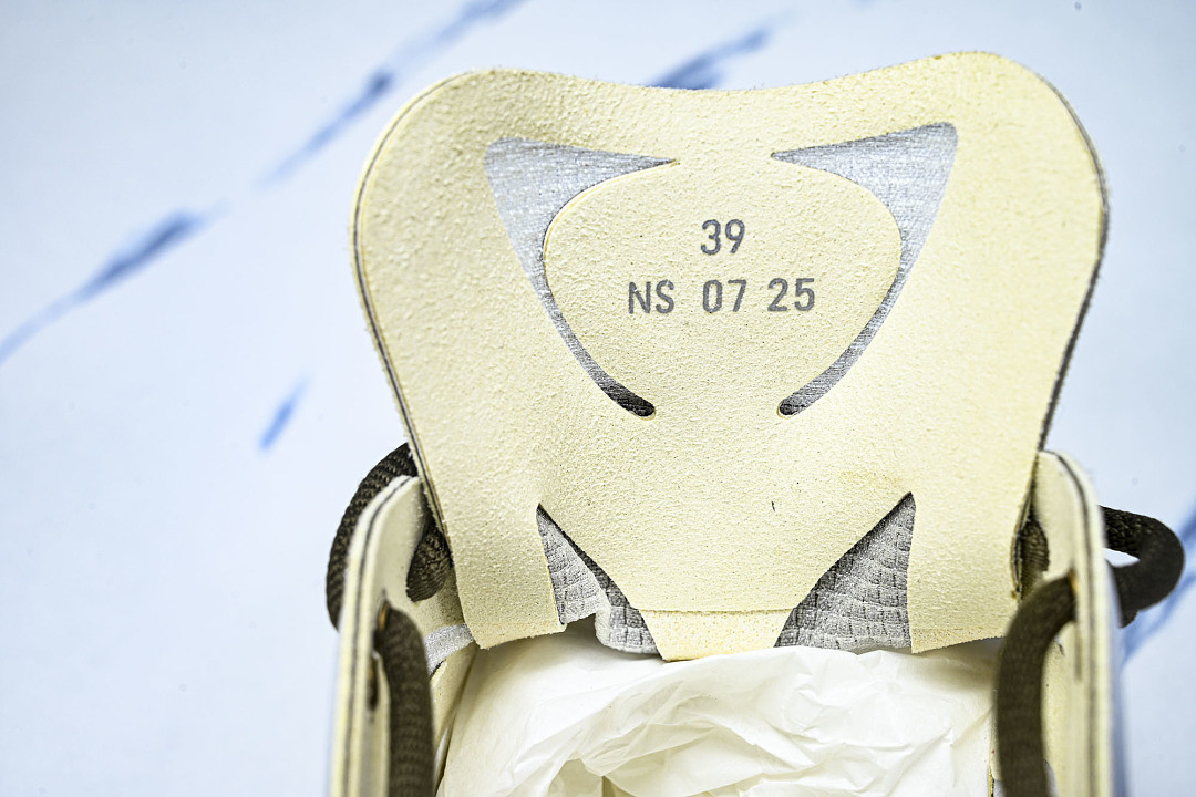 DR B30 Sneaker