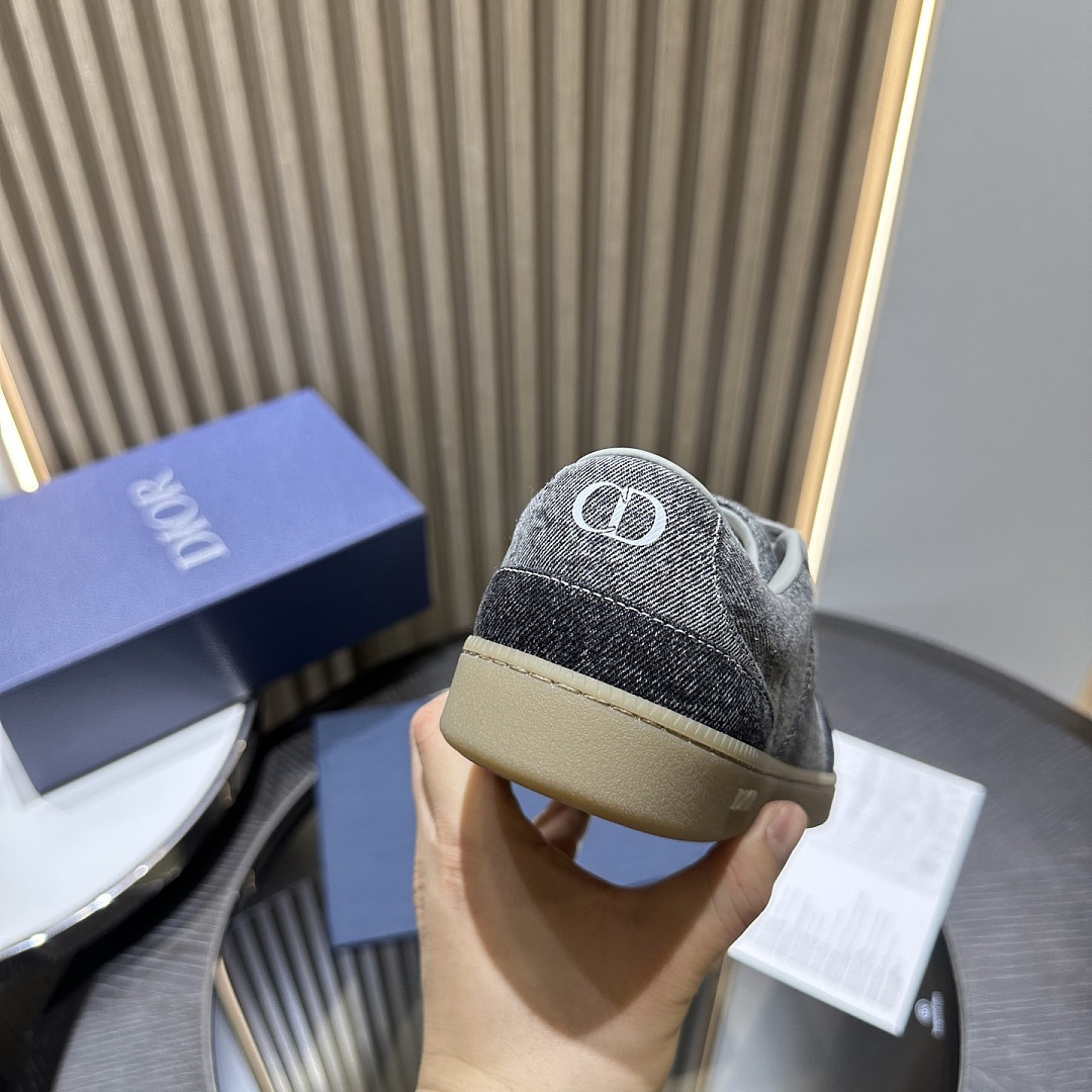 DR B01 Sneaker