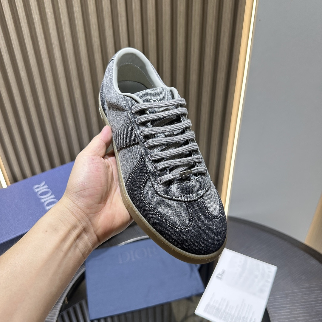 DR B01 Sneaker