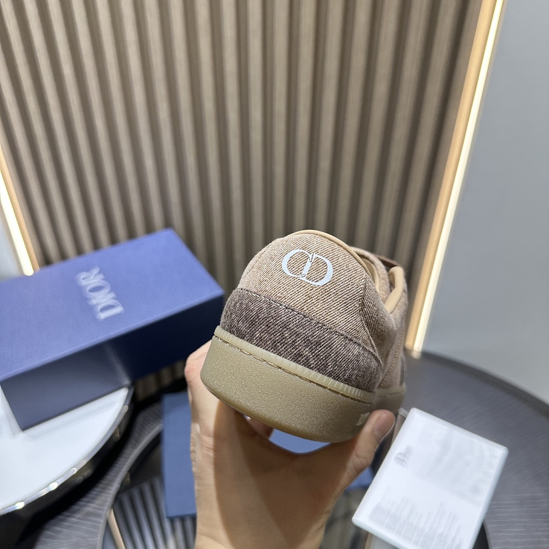 DR B01 Sneaker