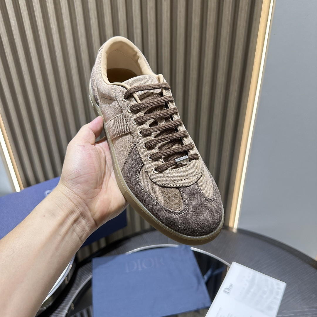 DR B01 Sneaker