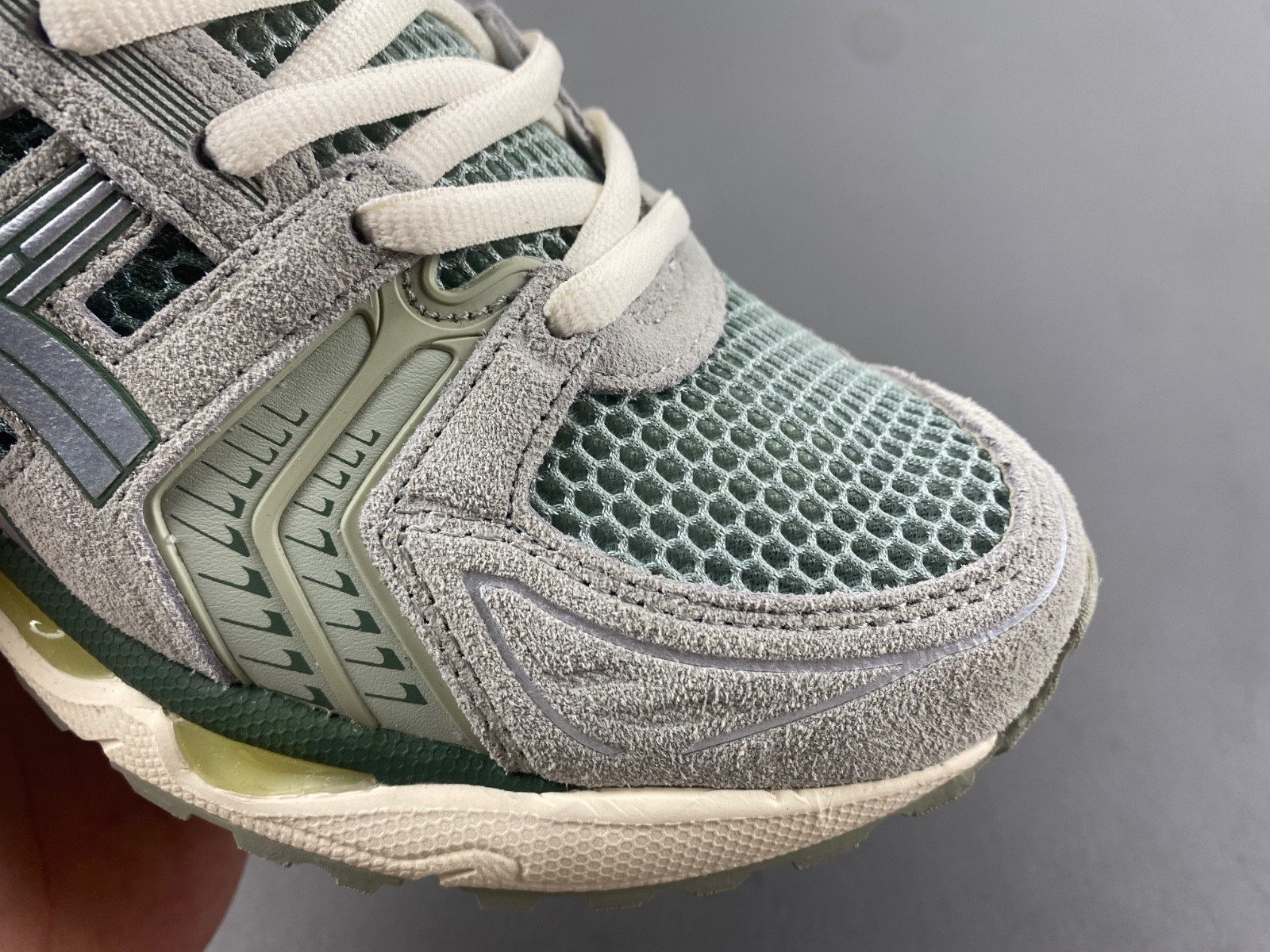 As*ic*s gel-kayano 14 1201a019-026