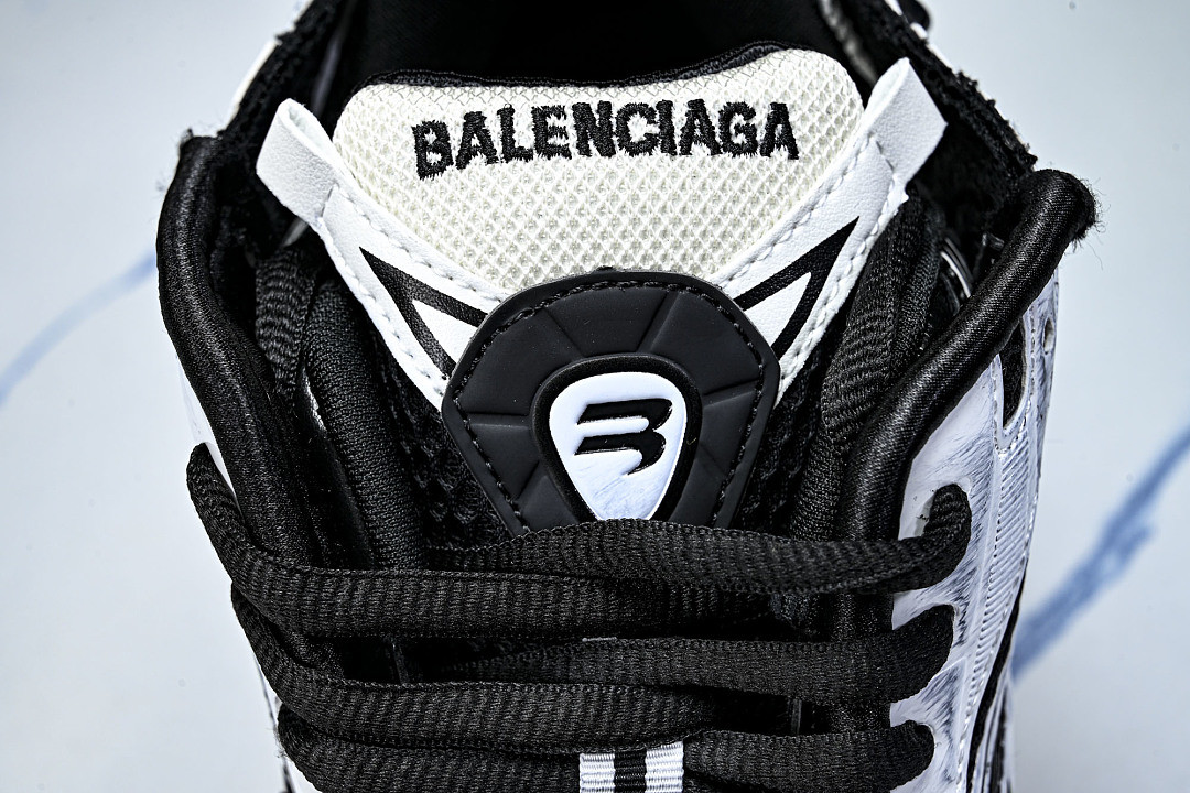 Ba1en*iaga Runner W3RB2-9010