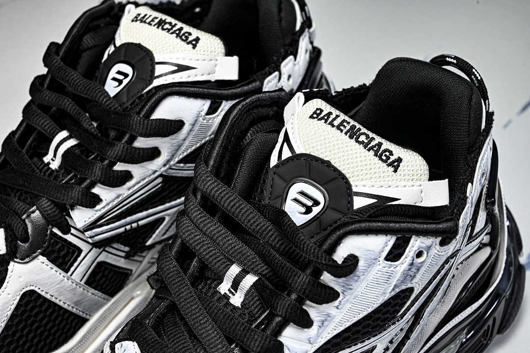 Ba1en*iaga Runner W3RB2-9010
