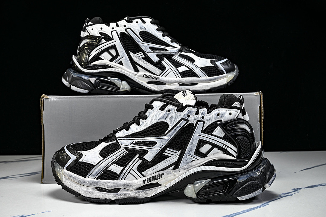 Ba1en*iaga Runner W3RB2-9010