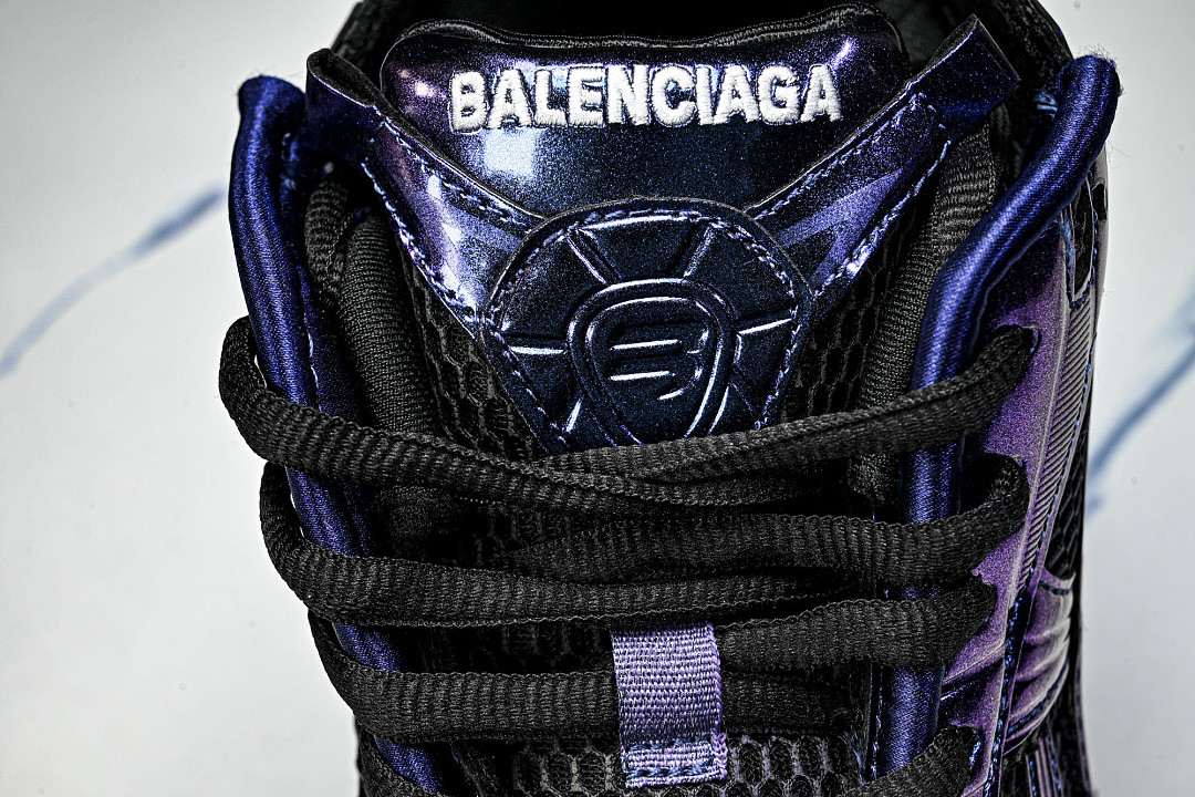 Ba1en*iaga Runner WRNBT-4000