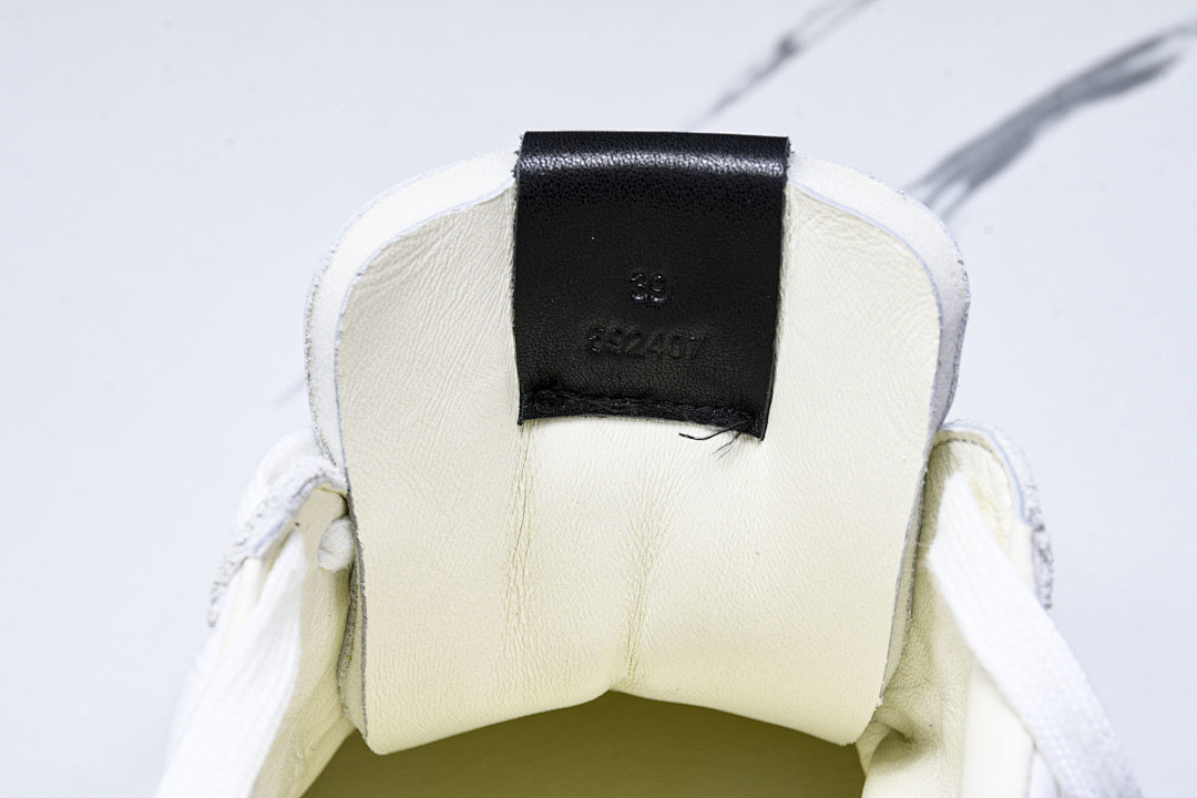 L0ew* SNEAKER