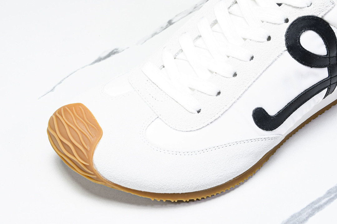 L0ew* SNEAKER