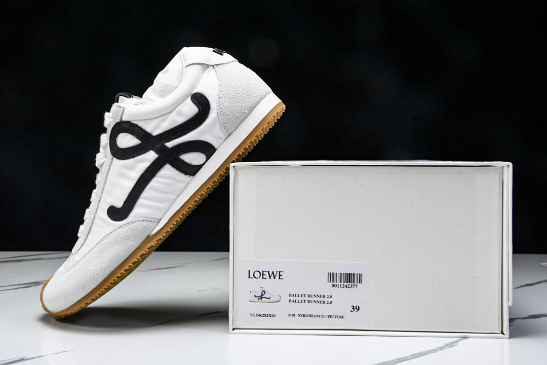 L0ew* SNEAKER