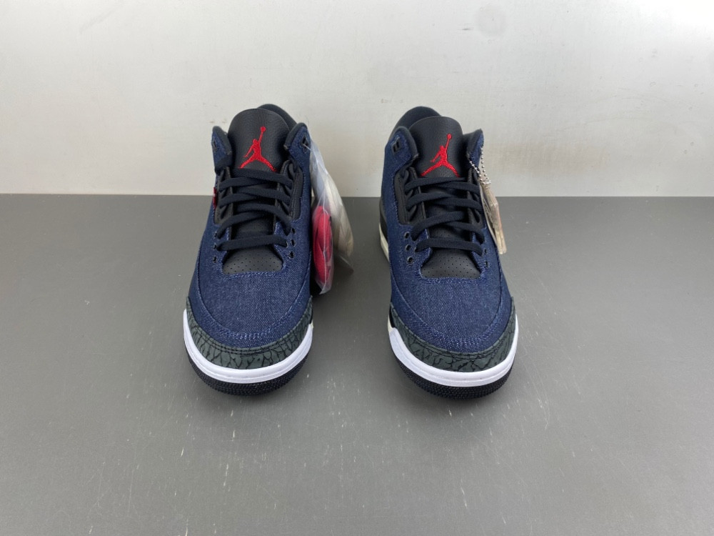 Air Jordan 3 x Levi