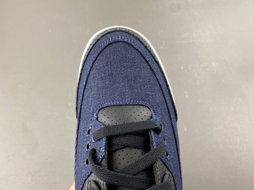 Air Jordan 3 x Levi