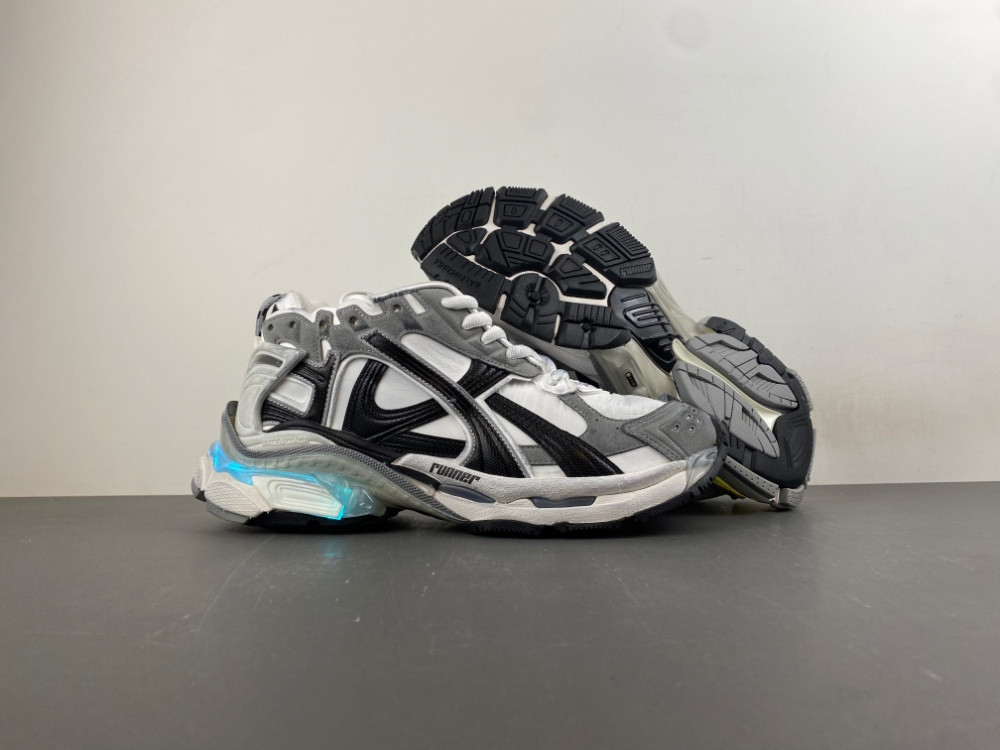 Ba1en*iaga Runner LED WRNLD-9012