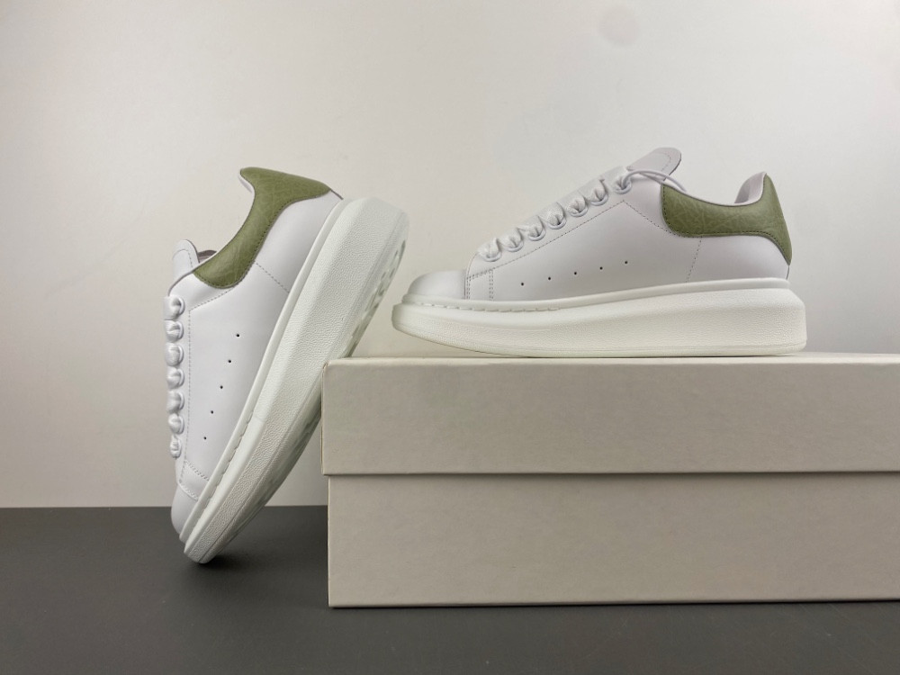 MQ Sneakers