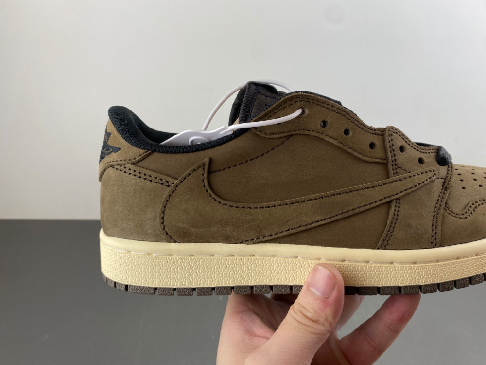 Travis Scott x Air Jordan 1 Low DM7866-203