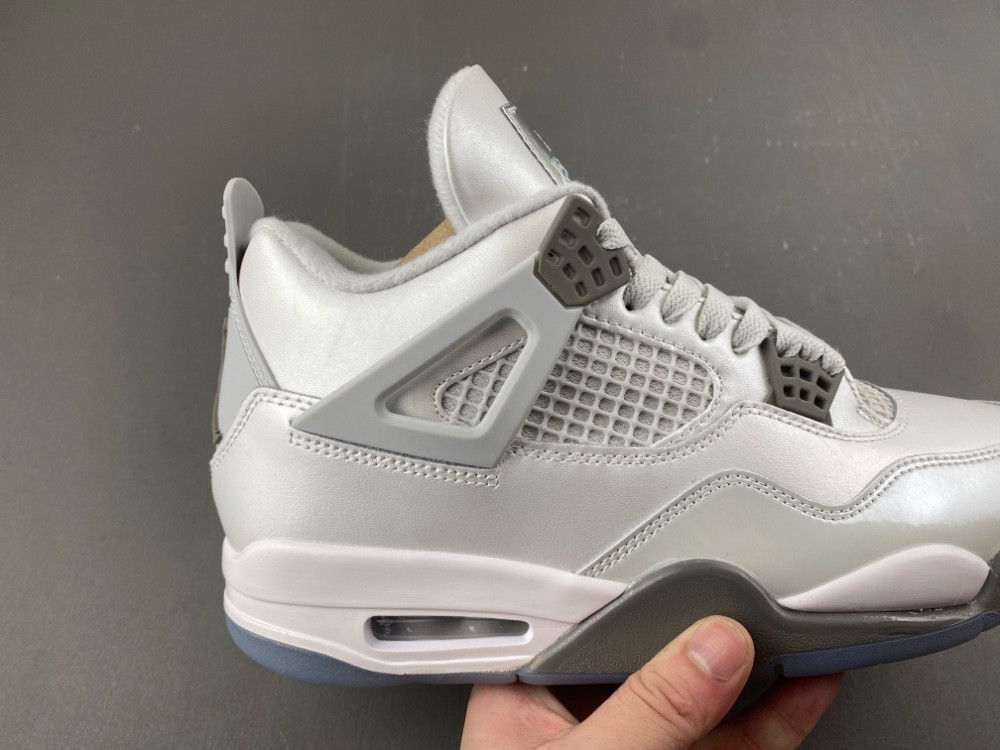 Air Jordan 4 Retro HV4401-014