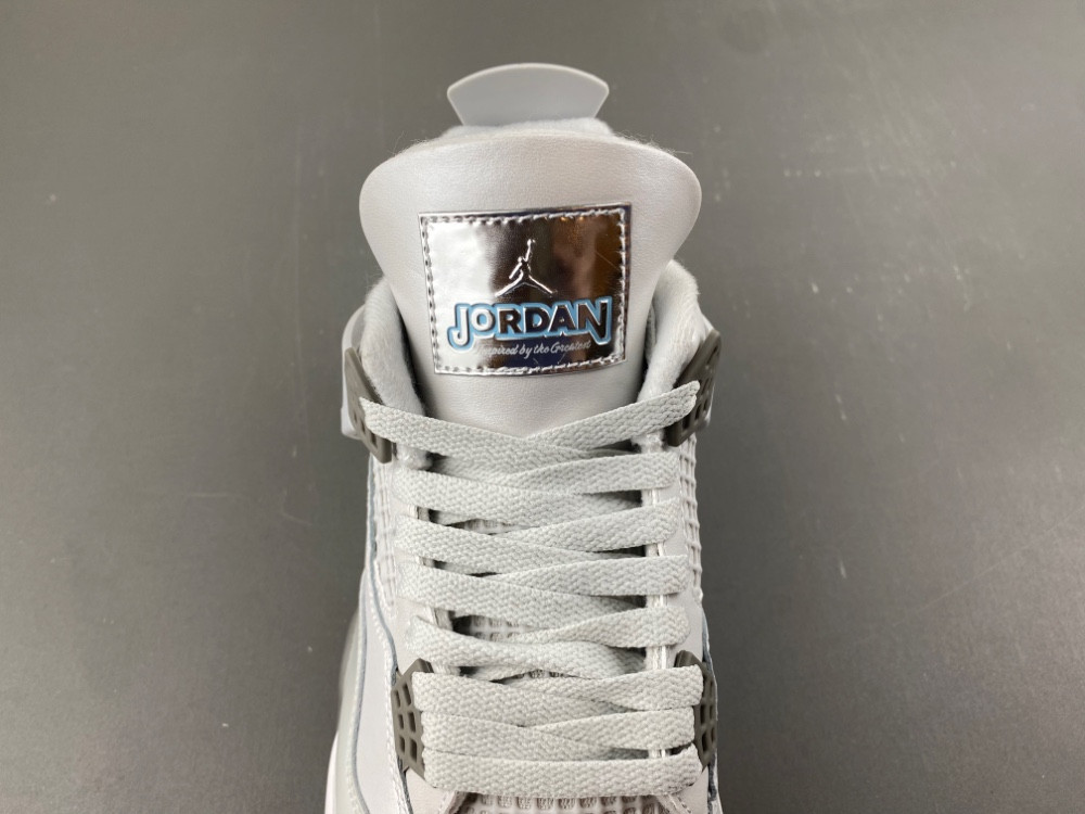 Air Jordan 4 Retro HV4401-014