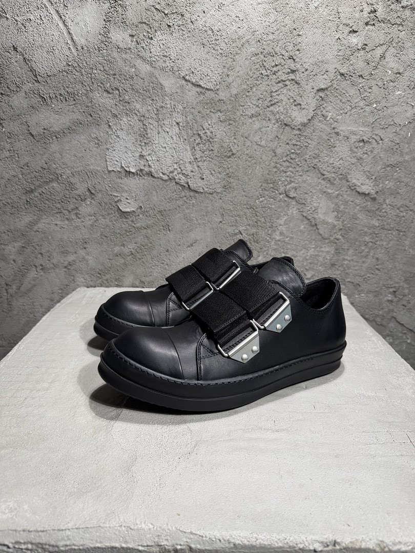 RO Sneakers