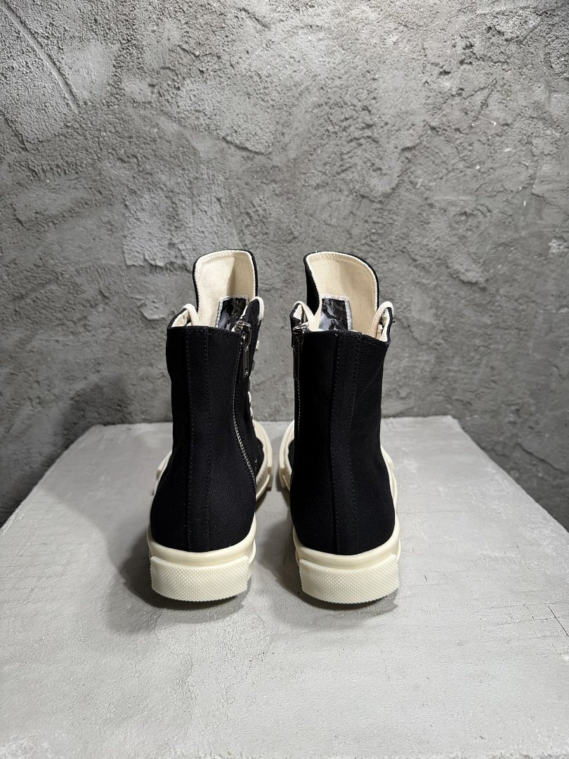 RO Sneakers