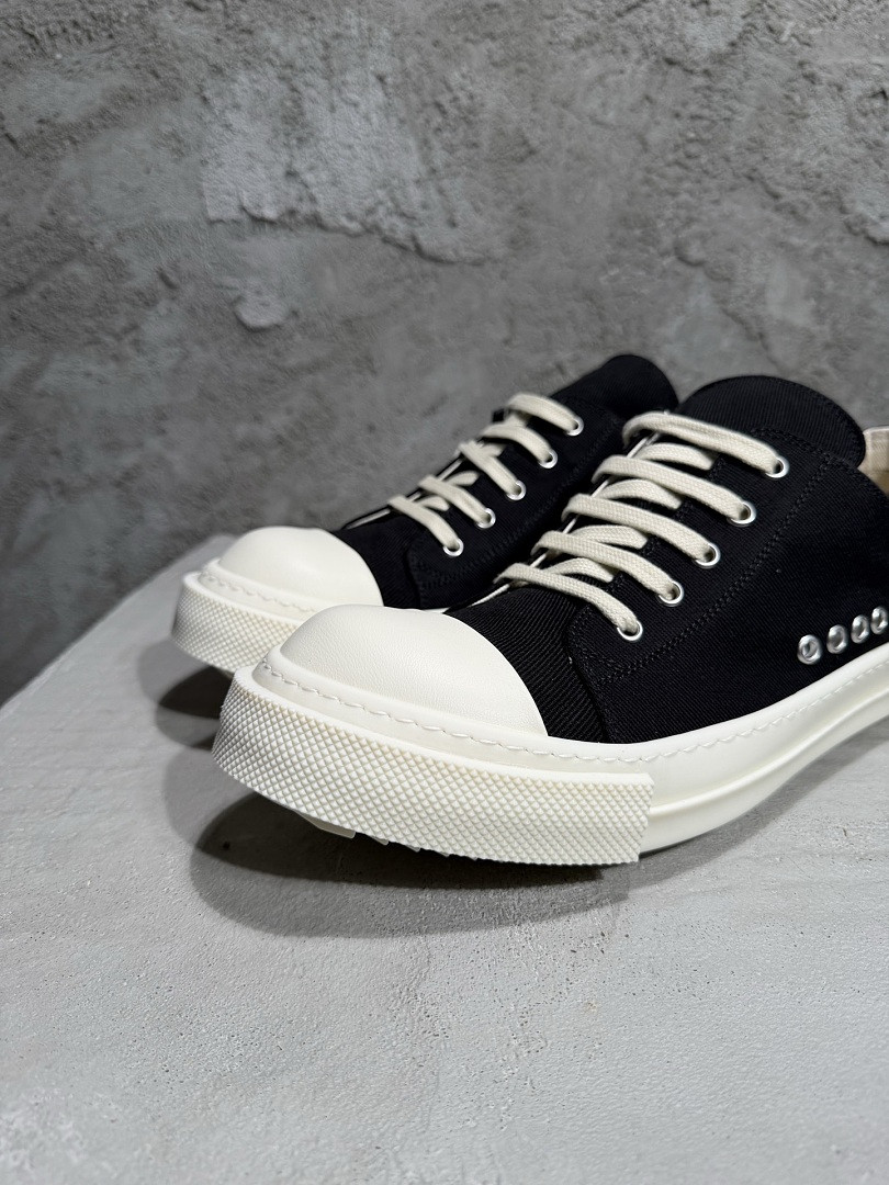 RO Sneakers