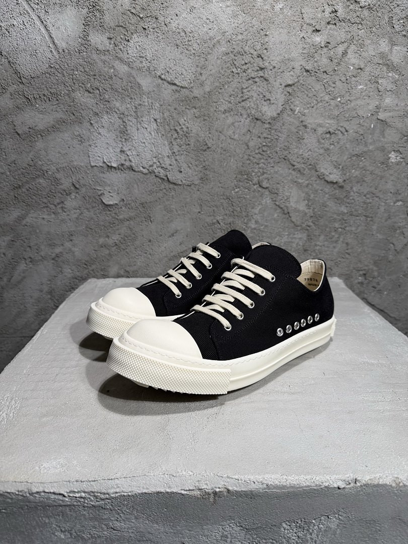 RO Sneakers