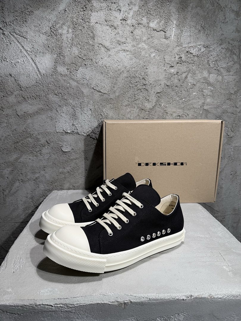 RO Sneakers