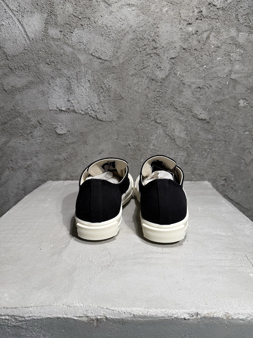 RO Sneakers