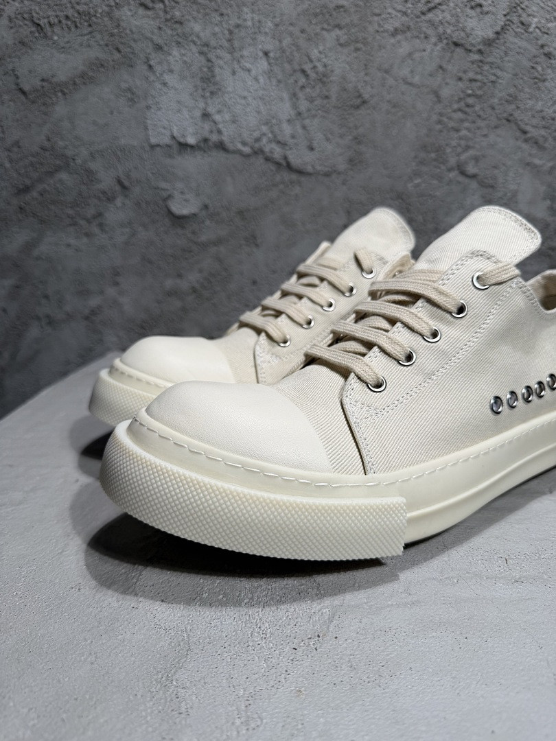 RO Sneakers