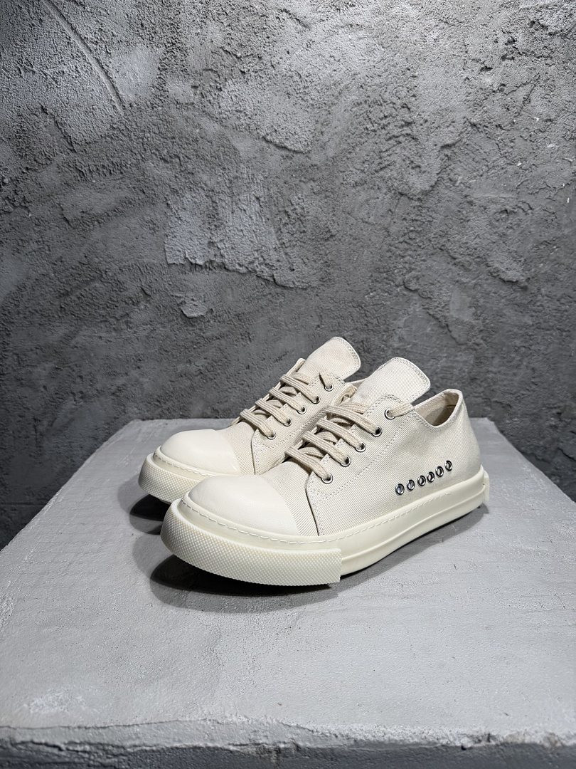 RO Sneakers