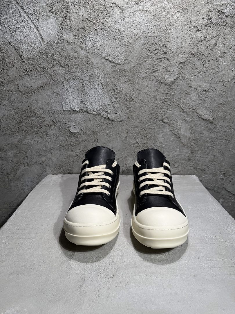 RO Sneakers