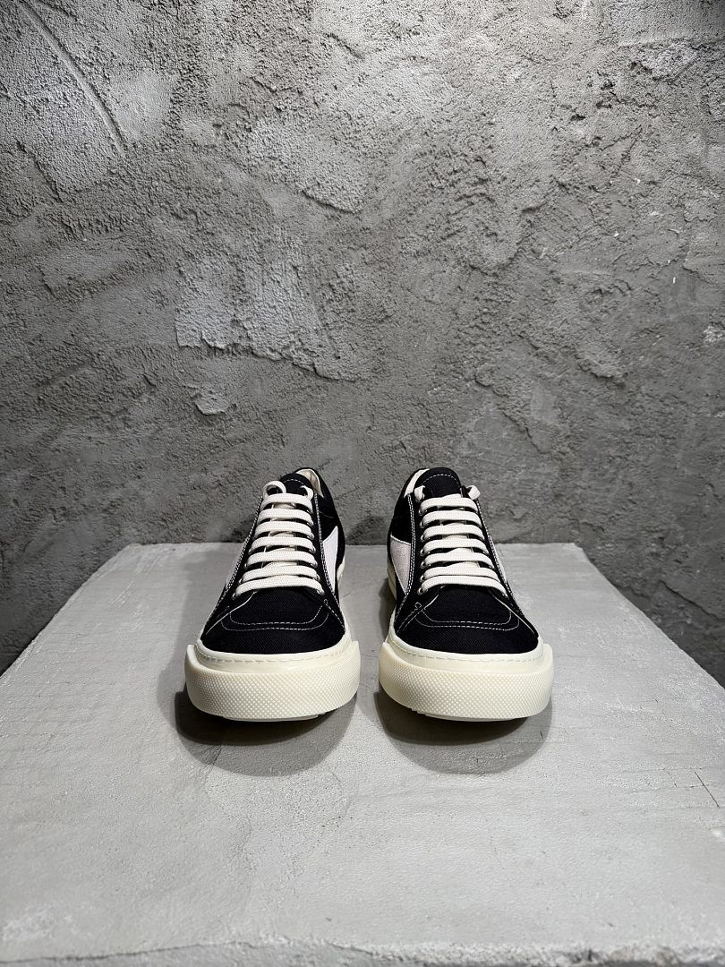 RO Sneakers